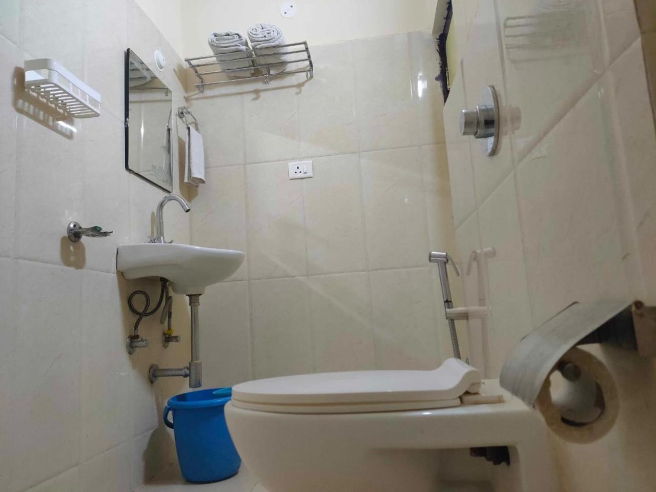 Hotel Mirana Guwahati Dış mekan fotoğraf