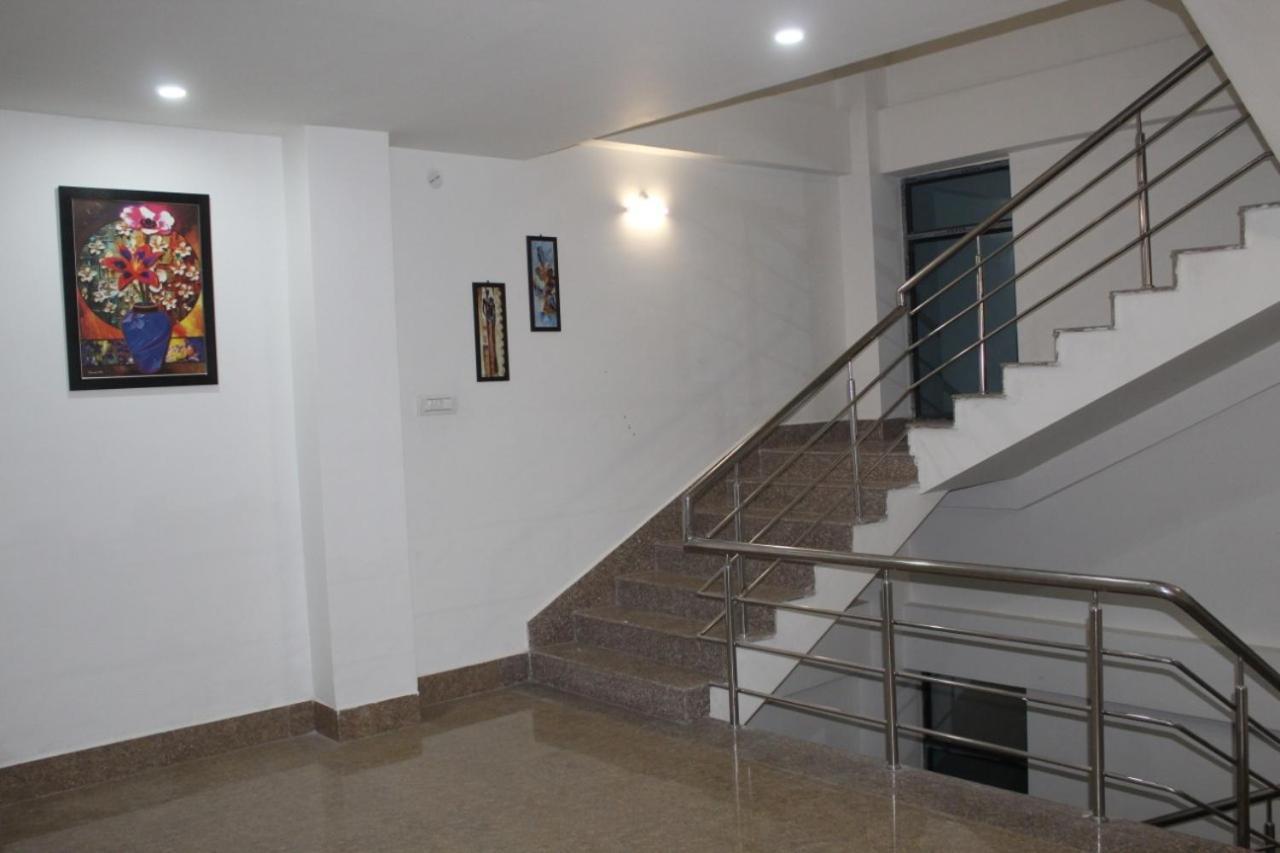 Hotel Mirana Guwahati Dış mekan fotoğraf
