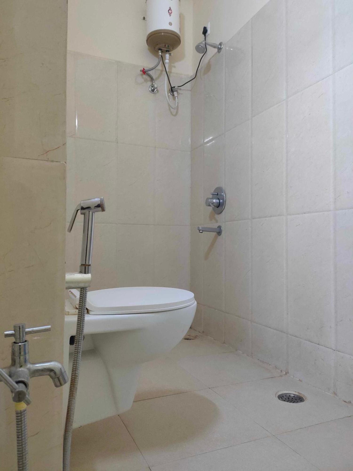 Hotel Mirana Guwahati Dış mekan fotoğraf